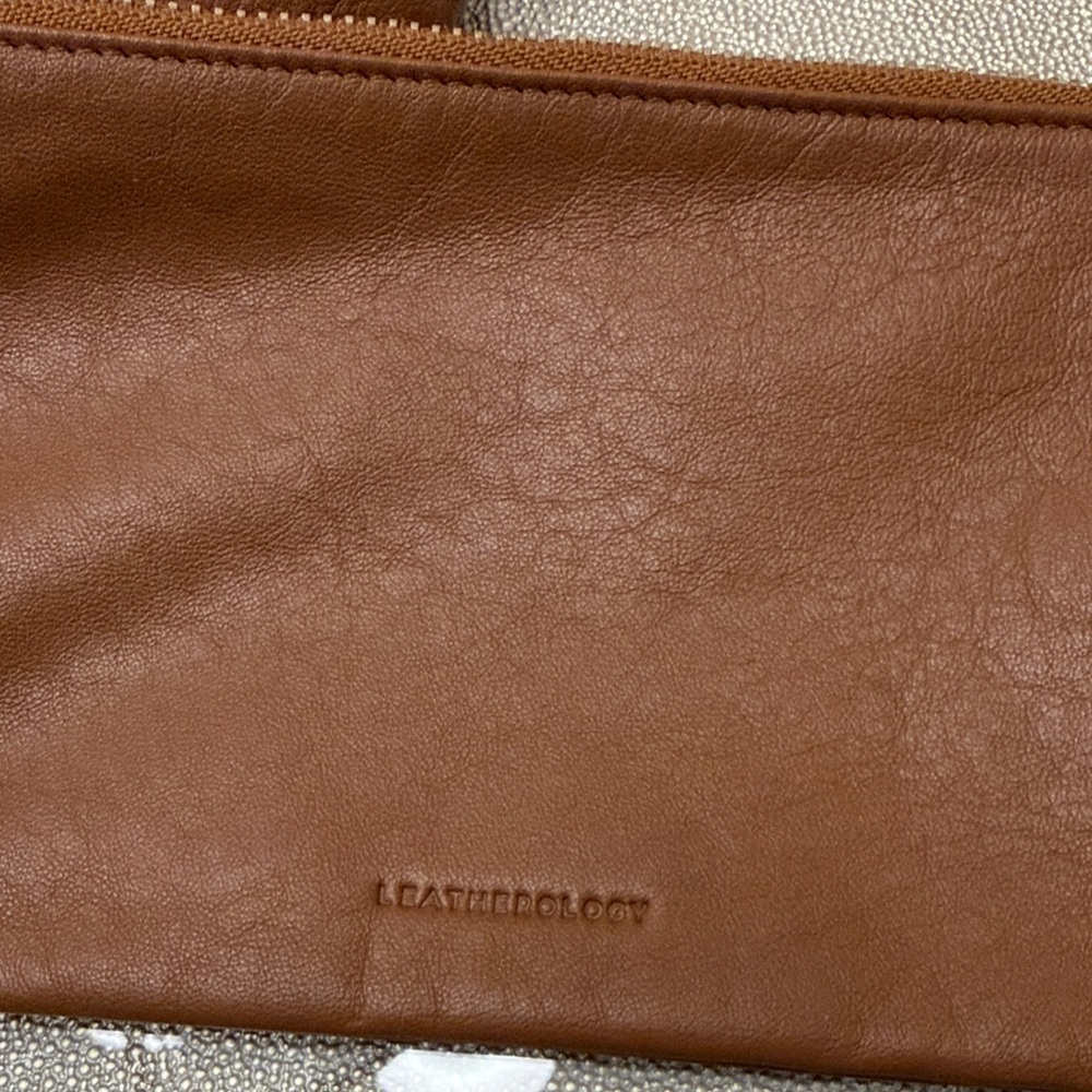 Leatherology Tote Bag with Pouch - Picture 7 of 11